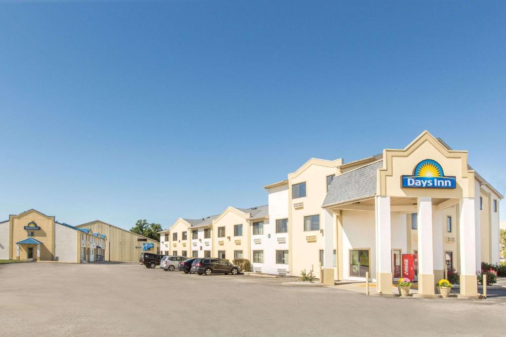 Days Inn by Wyndham Effingham - main image