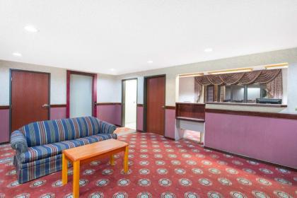Days Inn by Wyndham Effingham - image 13
