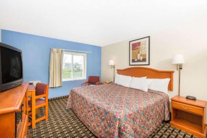 Days Inn by Wyndham Effingham - image 14