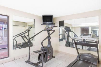 Days Inn by Wyndham Effingham - image 2