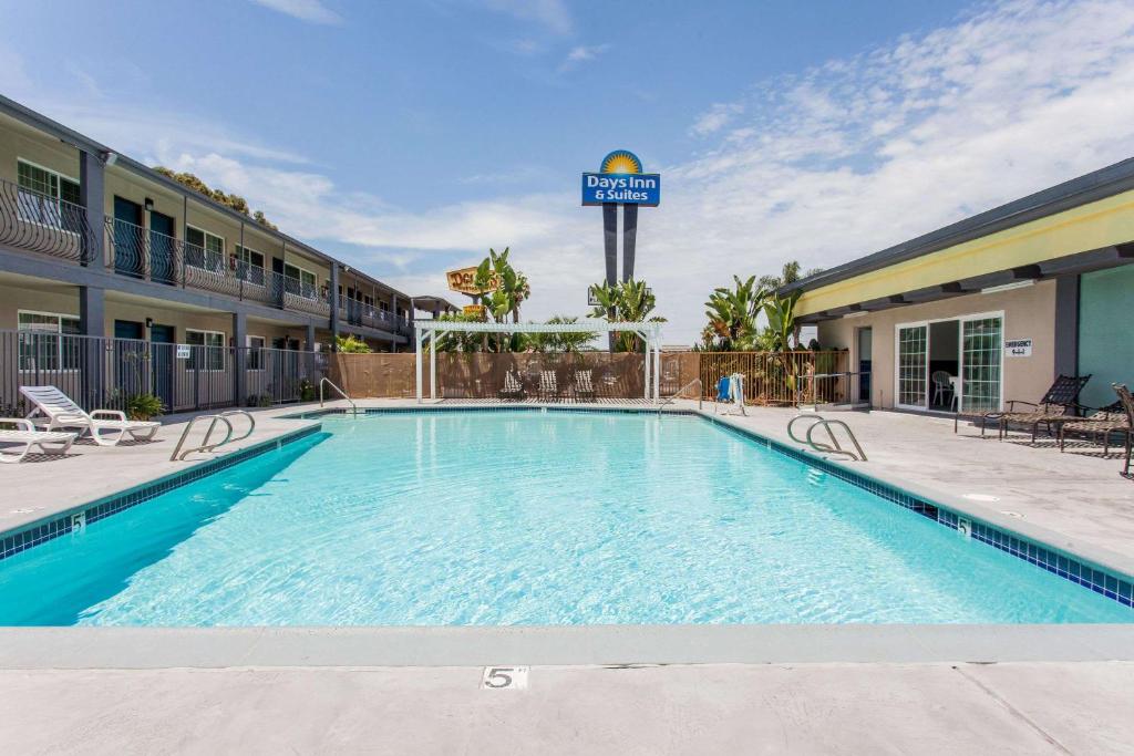 Days Inn by Wyndham San Diego-East/El Cajon - main image