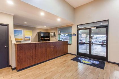 Days Inn by Wyndham San Diego-East/El Cajon - image 11