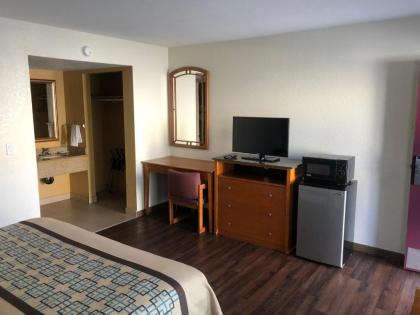 Northgate Motel - image 8