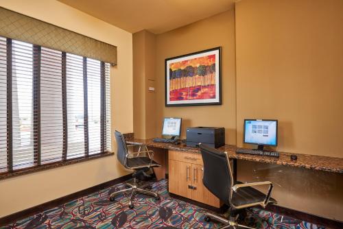 Holiday Inn Express & Suites El Paso Airport an IHG Hotel - image 4