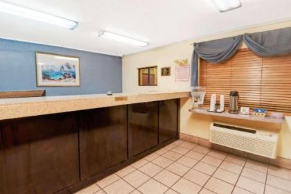 Days Inn by Wyndham El Paso Airport East - image 5