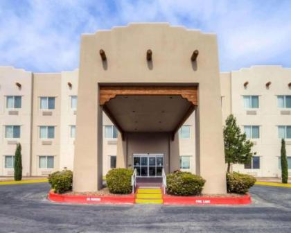 Quality Suites University - image 1