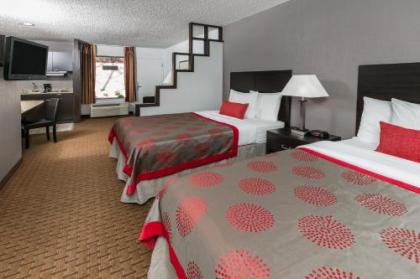 Ramada by Wyndham El Paso - image 3