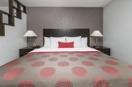 Ramada by Wyndham El Paso - image 5