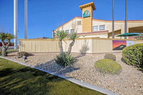 La Quinta Inn by Wyndham El Paso Cielo Vista - main image