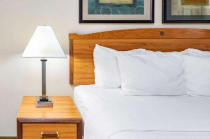 La Quinta by Wyndham El Paso East - image 2