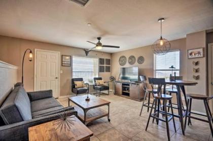 Modern Condo with Mtn Views 4 Mi to Dtwn El Paso!