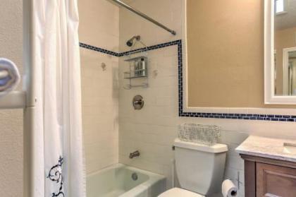 El Paso Smart House with Backyard-12 Mi to Downtown - image 4