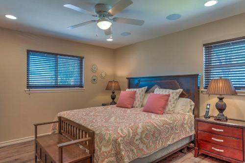 El Paso Smart House with Backyard-12 Mi to Downtown - image 5