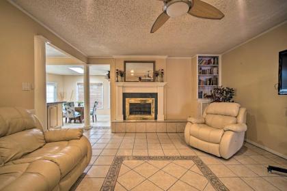 Home in El Paso with BBQ 4 Mi to Sunland Park! - image 6