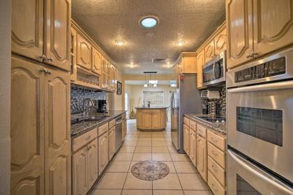 Home in El Paso with BBQ 4 Mi to Sunland Park! - image 9