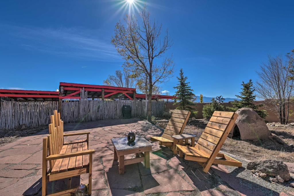 Adobe Home in Taos Area with Mtn View and Courtyard! - image 4