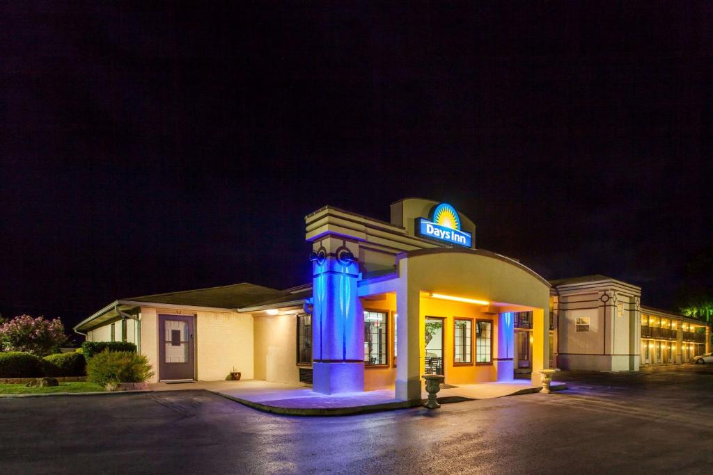 Days Inn by Wyndham El Reno - main image