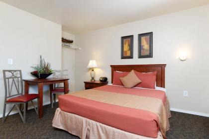 Siegel Select Casa Grande - image 7
