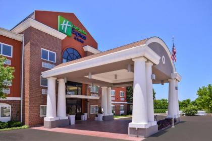 Holiday Inn Express Hotel & Suites Elgin an IHG Hotel - image 21