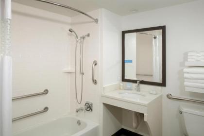 Hampton Inn Chicago Elgin/I-90 - image 17