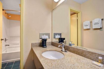 Days Inn by Wyndham Elizabeth City - image 7