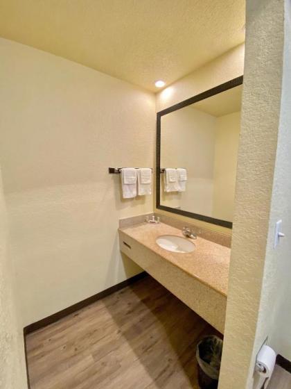 Travelers Inn Elizabeth City - image 4