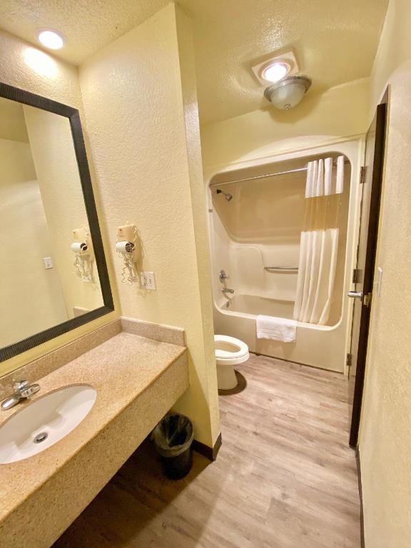 Travelers Inn Elizabeth City - image 6