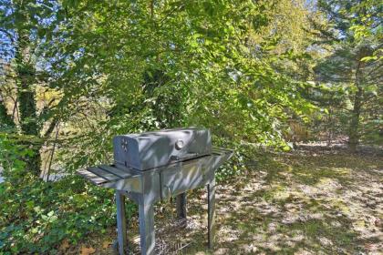 Updated Elizabethton House with Deck on Watauga River - image 10