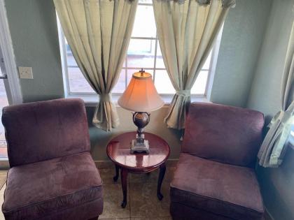 HiWay Inn Express - image 2