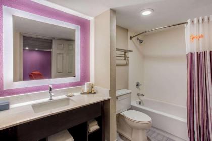La Quinta Inn by Wyndham Chicago O'Hare Airport - image 21