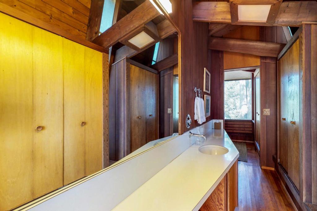 Elk Mid-Century - Main House - image 3