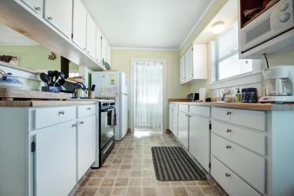 Greenwood Beach Cottage - image 15
