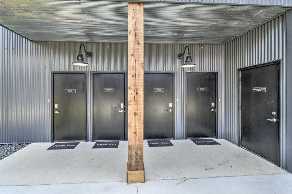 Modern Townhome with Deck - half Mi to Elkhart Lake! - main image