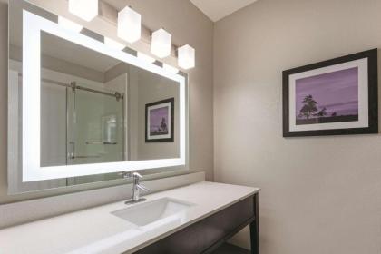 La Quinta by Wyndham Elkhart - image 5