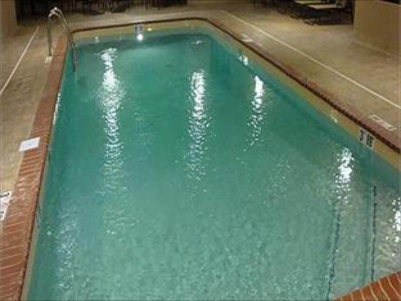 Staybridge Suites Elkhart North - image 7