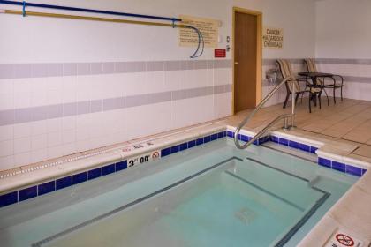 Hampton Inn Elkhart - image 8