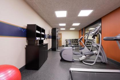 Hampton Inn Elkhart - image 9