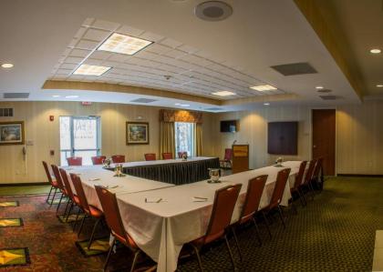 Hilton Garden Inn Elkhart - image 11