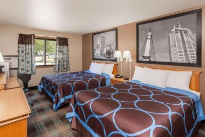 Super 8 by Wyndham Elkhart - image 14