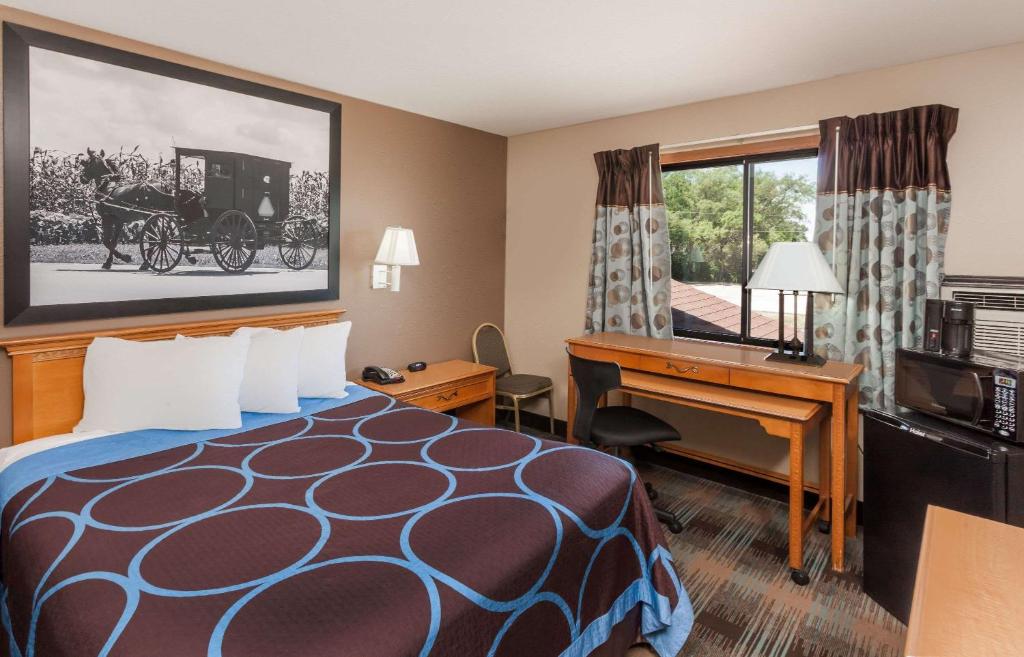 Super 8 by Wyndham Elkhart - image 7