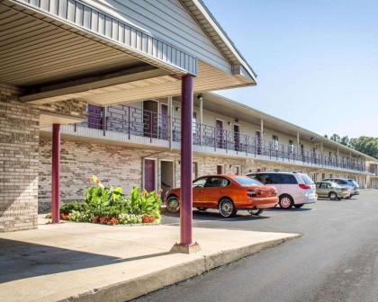Econo Lodge Elkhart - image 13