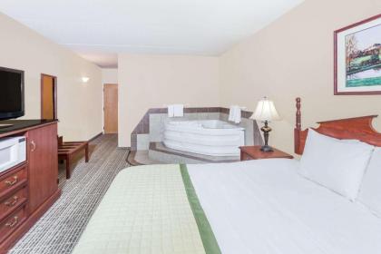 Baymont by Wyndham Elkhart - image 13