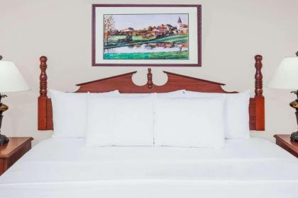 Baymont by Wyndham Elkhart - image 15