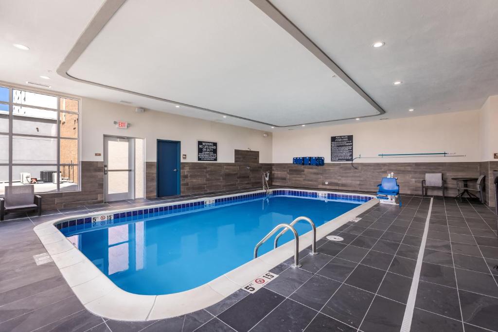 Four Points by Sheraton Elkhart - image 3