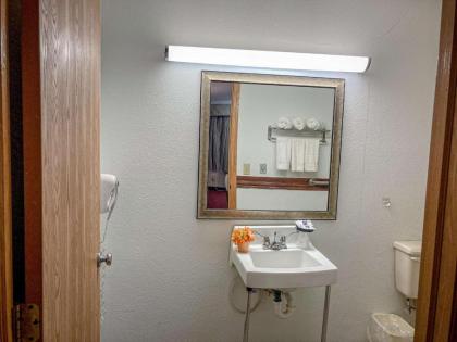 Motel 6 Elkhart - image 8