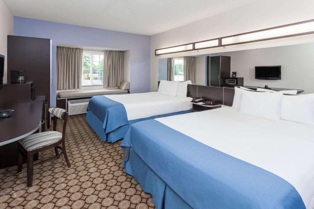 Microtel Inn and Suites Elkhart - image 2