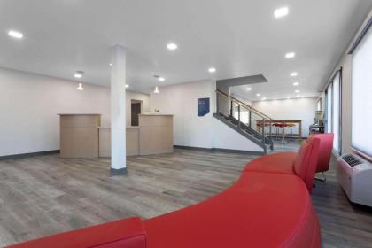 Travelodge by Wyndham Elkhart - image 11