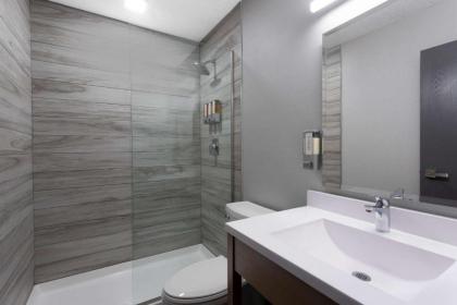 Travelodge by Wyndham Elkhart - image 15