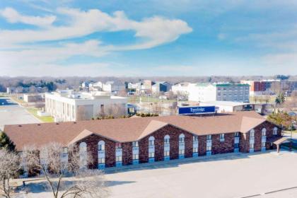 Travelodge by Wyndham Elkhart - image 6
