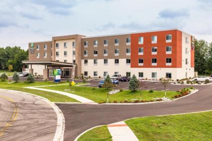 Holiday Inn Express  Suites   Elkhart North an IHG Hotel Elkhart Indiana